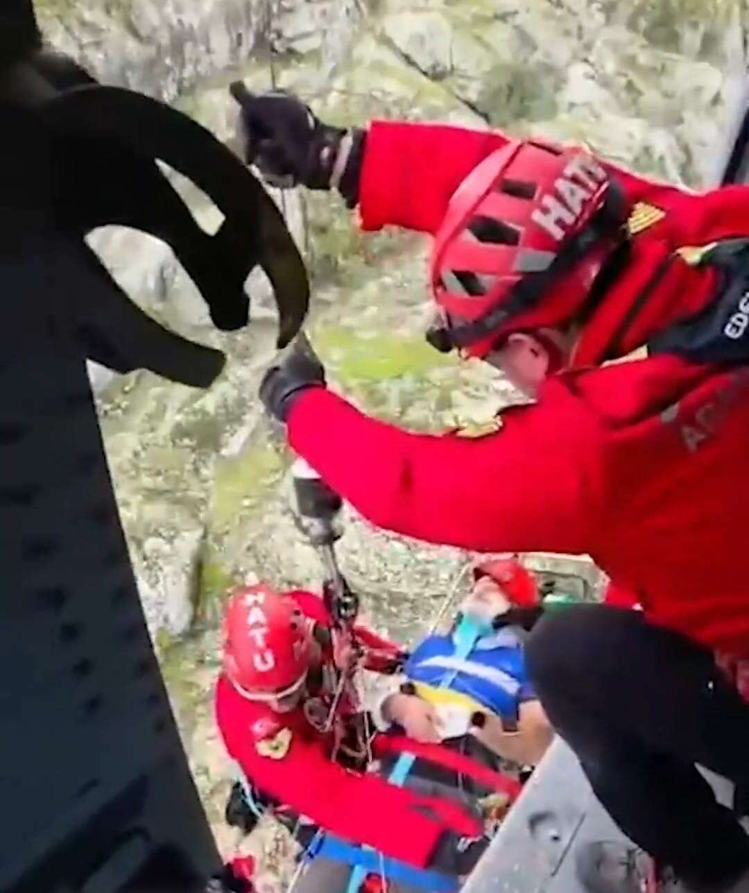 Muğla’da Jandarma Ekiplerinden “Nefes Kesen” Kurtarma Operasyonu: Yaralı Vatandaş Helikopterle Tahliye Edildi 6